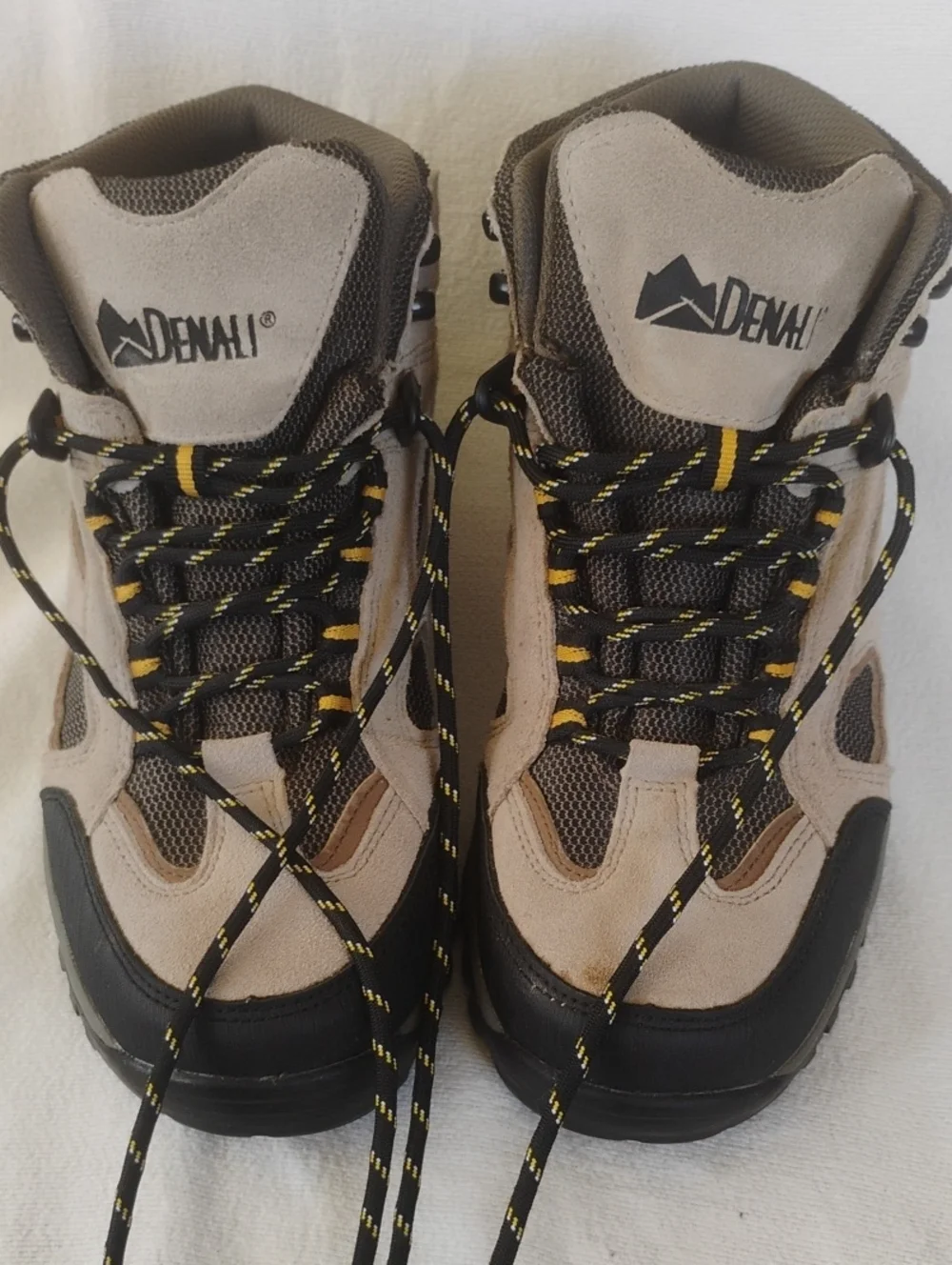 Denali Men's Taupe Hiking Boots with Black Accents Barely Worn Sz 8